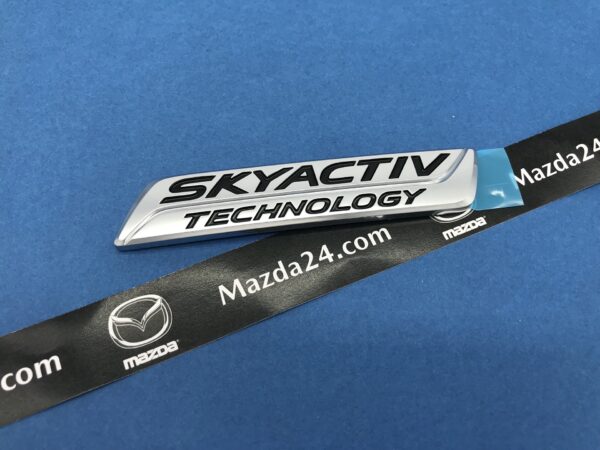 BHN151771 - Mazda 3 sedan (2013-2018) SKYACTIV trunk lid badge