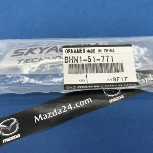 BHN151771 - Mazda 3 sedan (2013-2018) SKYACTIV trunk lid badge