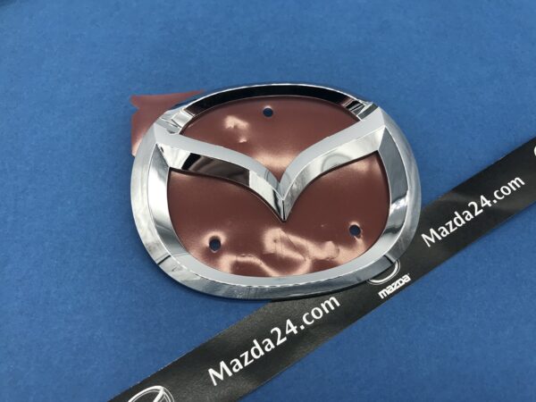 BHN951730 - Mazda 3 hatchback (2013-2018) trunk lid emblem (Mazda logo)