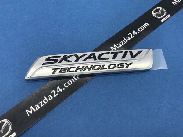 BHN951771 - Mazda 3 hatchback (2013-2018) SKYACTIV trunk lid badge