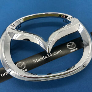 D10J51730 - Front grille emblem Mazda 3 BN, CX-3