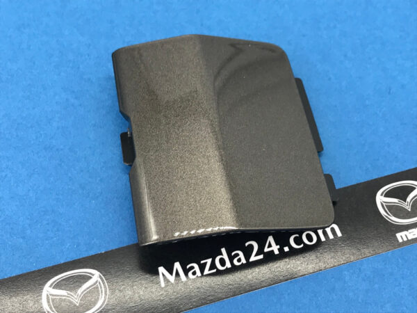 G4YL50EL153 - MAZDA 6 rear bumper tow hook cover left (Titanium Flash, 42S)