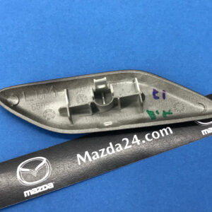 GMM1518H151 - Headlight washer cover left Mazda 6 (2015-2017). Color: black (Jet Black, 41W)