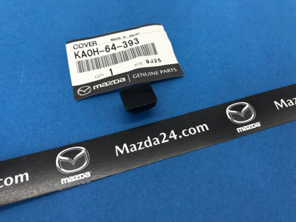 KA0H64393 - Mazda CX-5 (2015-2016) console cover