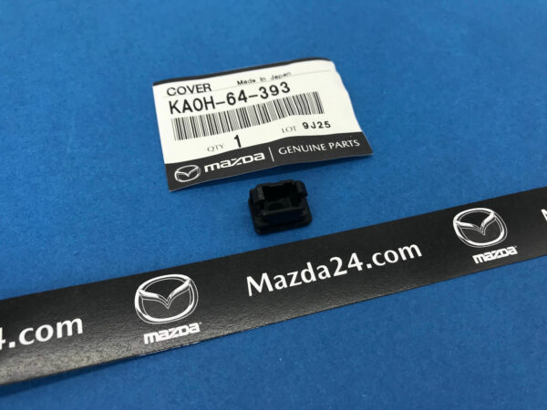 KA0H64393 - Mazda CX-5 (2015-2016) console cover