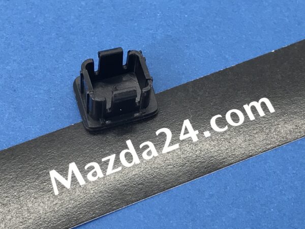 NA1L64393 – Mazda MX-5 ND gearbox console cover