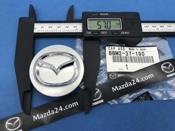 BBM237190 - Mazda center wheel cap silver